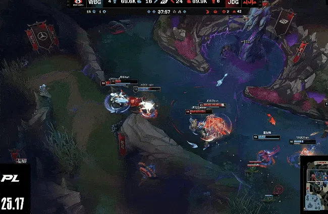 双方大龙团疯狂拉扯,Light卡莎进场被秒JDG一波取胜