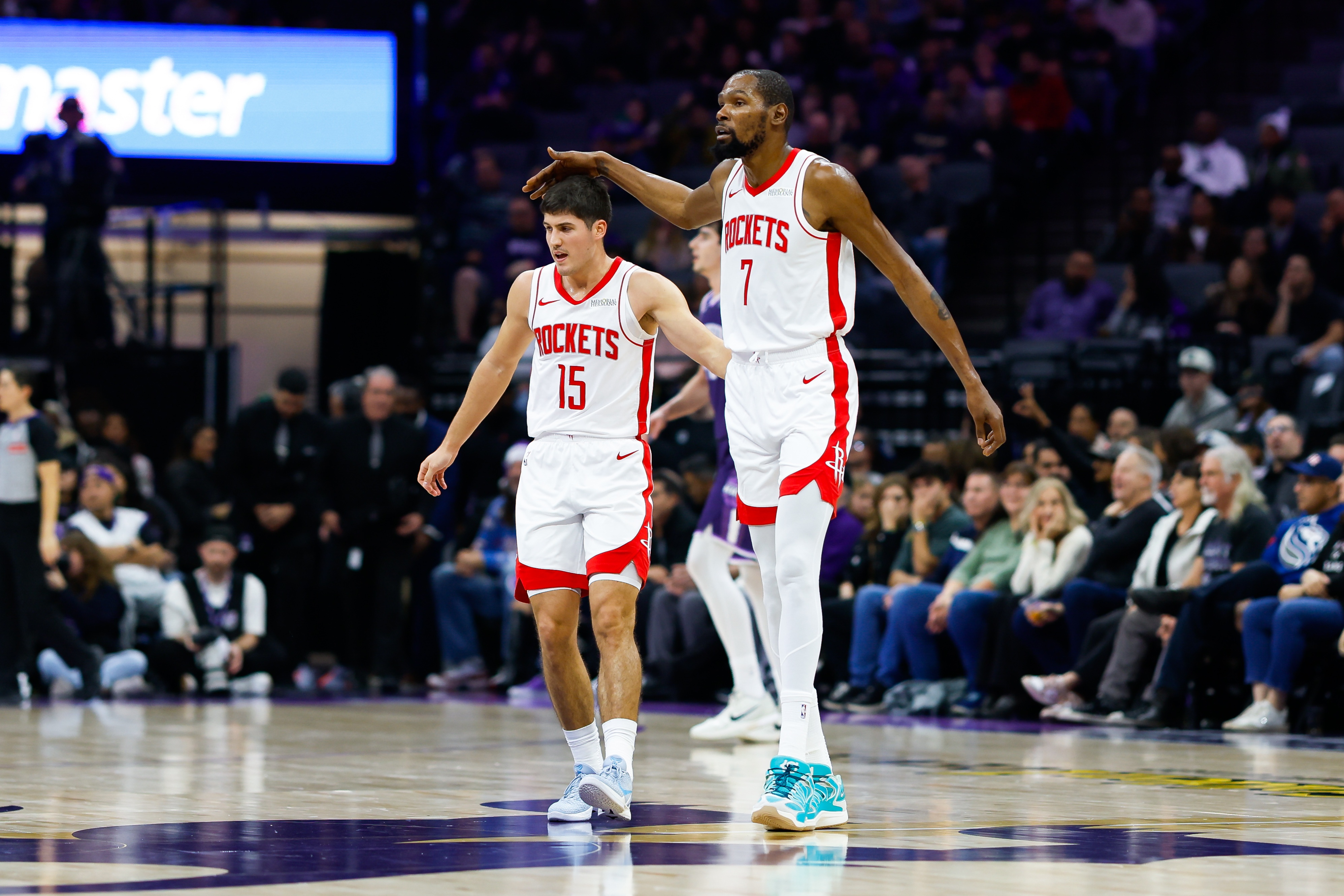 开云体育网页版登录入口-休城谢日天!小谢小贾申京联手收割 年轻人自信是火箭最宝贵财富